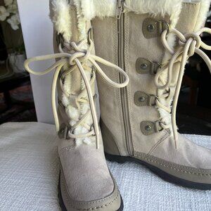 Nine west Girl winter boots. Size: 2 M, Color: Off White microsuede fabric.